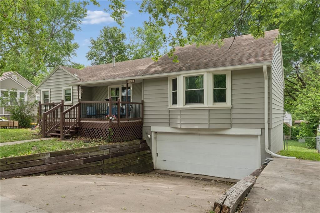4900 NE Park Lane — photo 3