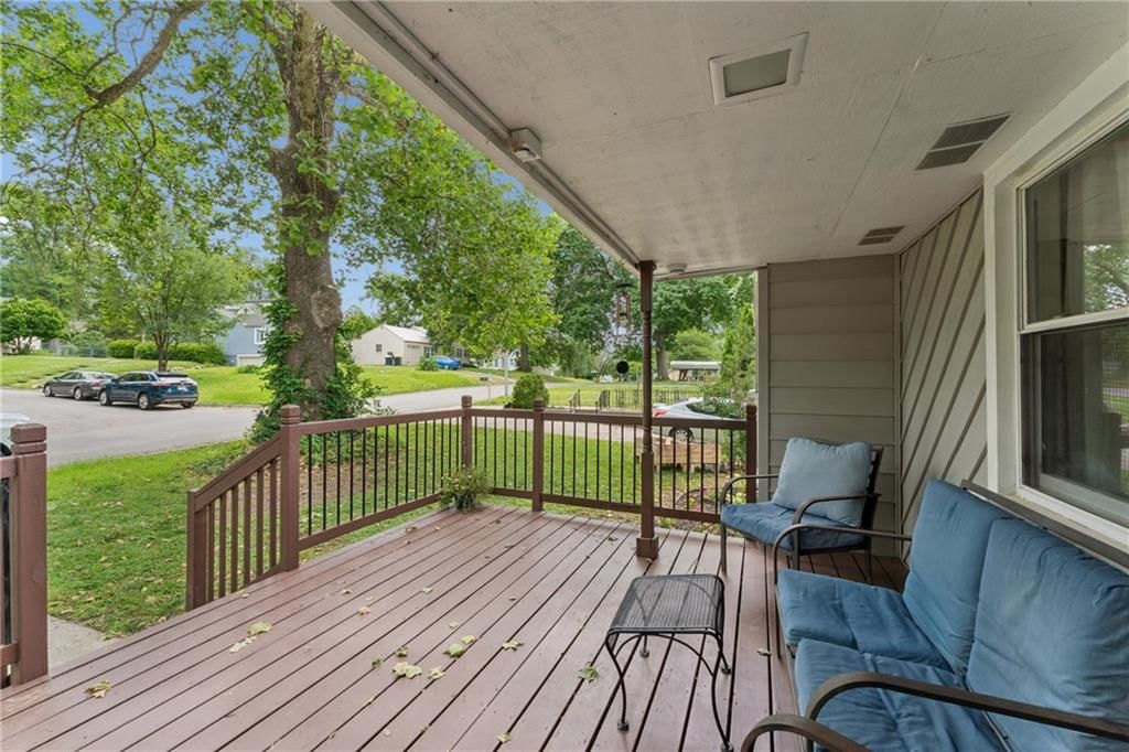 4900 NE Park Lane — photo 6