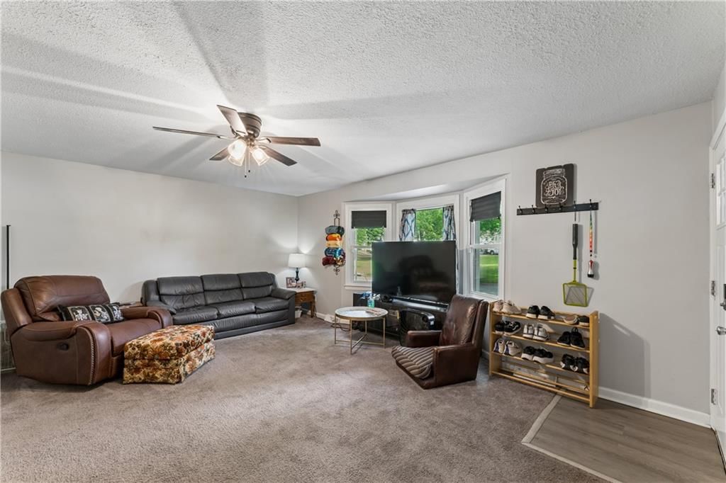 4900 NE Park Lane — photo 8