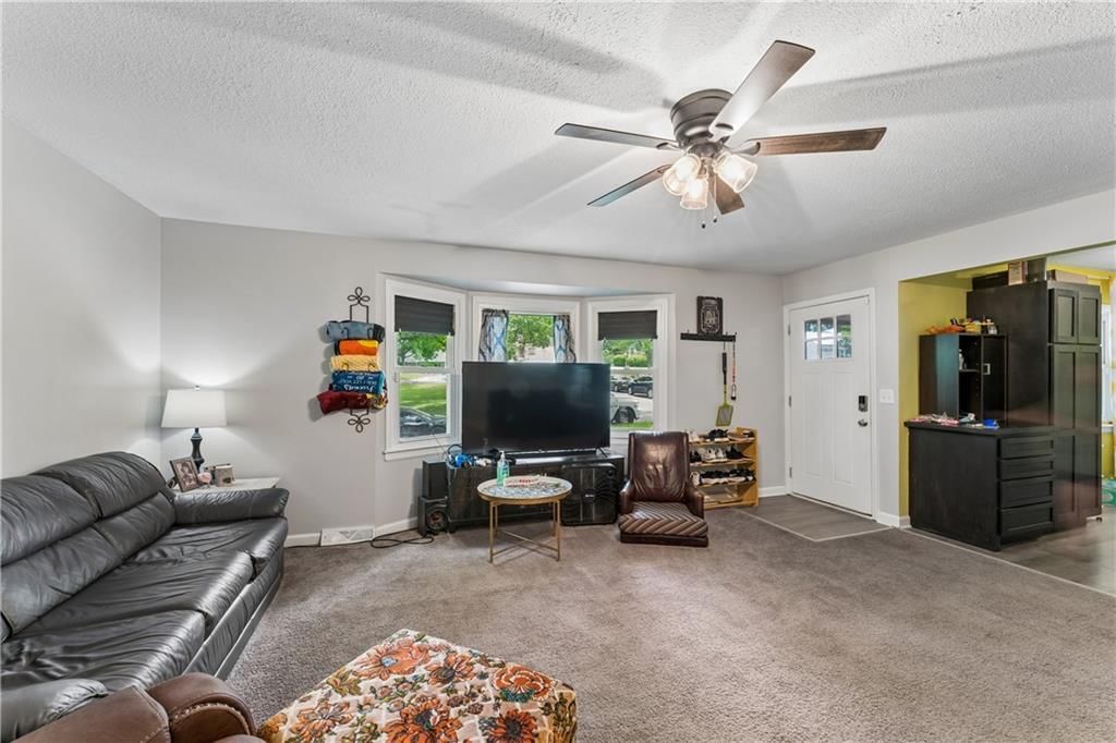 4900 NE Park Lane — photo 9
