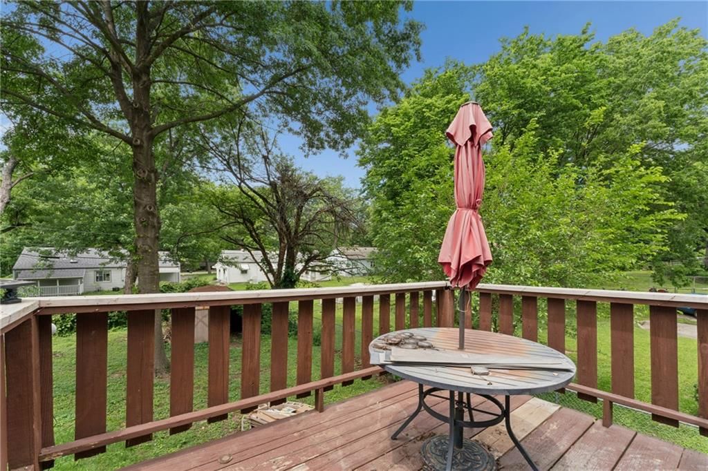 4900 NE Park Lane — photo 43