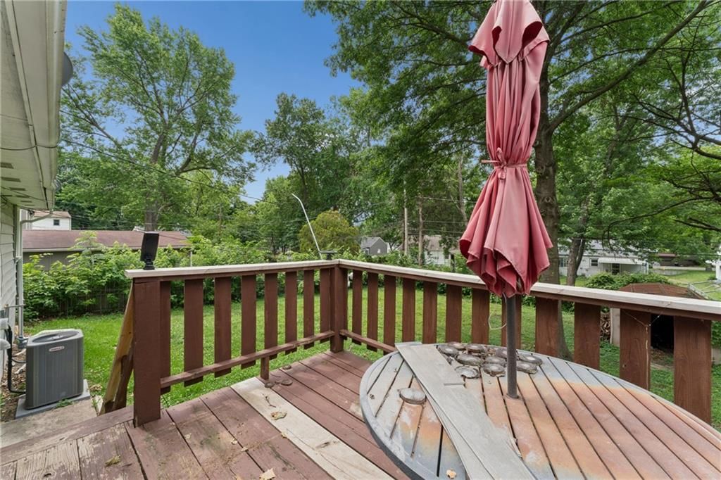 4900 NE Park Lane — photo 44