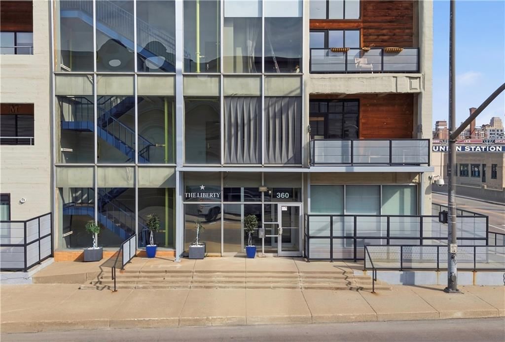 360 W Pershing Road — photo 2