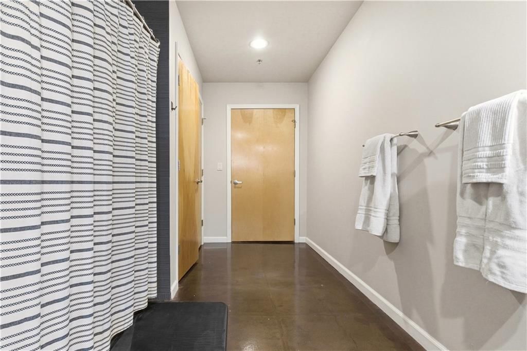 360 W Pershing Road — photo 16