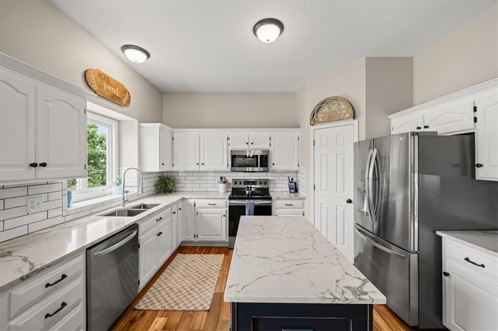10914 N Laurel Court — photo 12