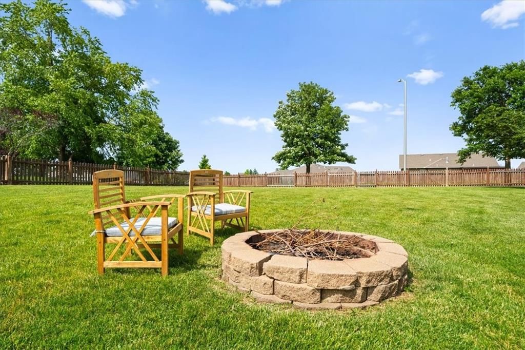 10914 N Laurel Court — photo 40