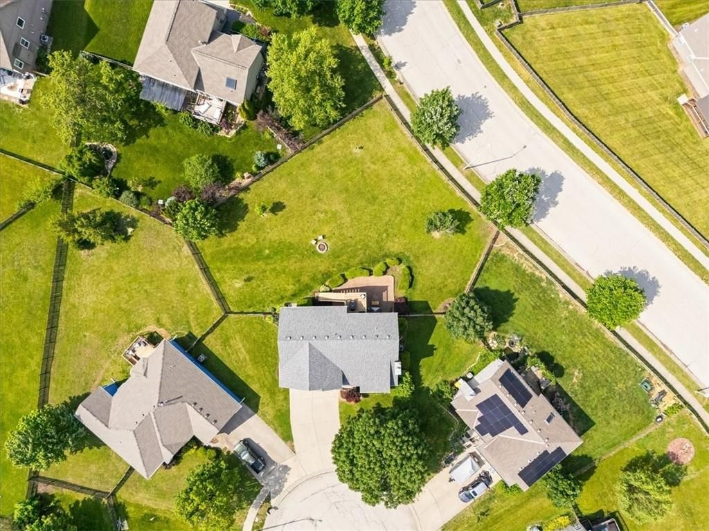 10914 N Laurel Court — photo 44