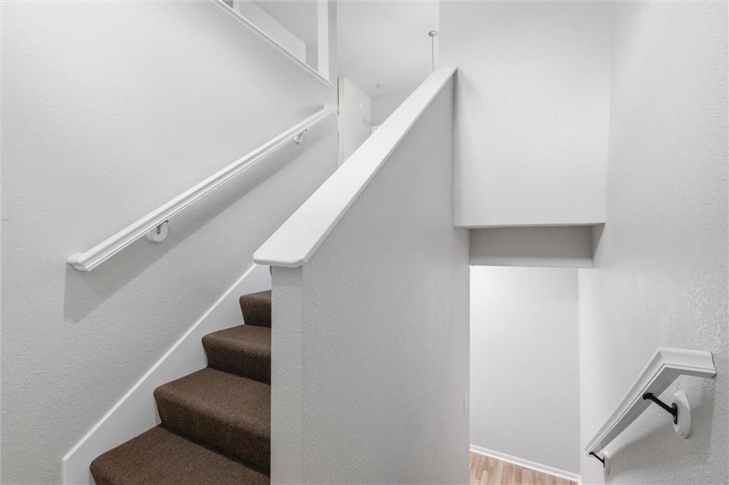 10337 Parkview Avenue — photo 4