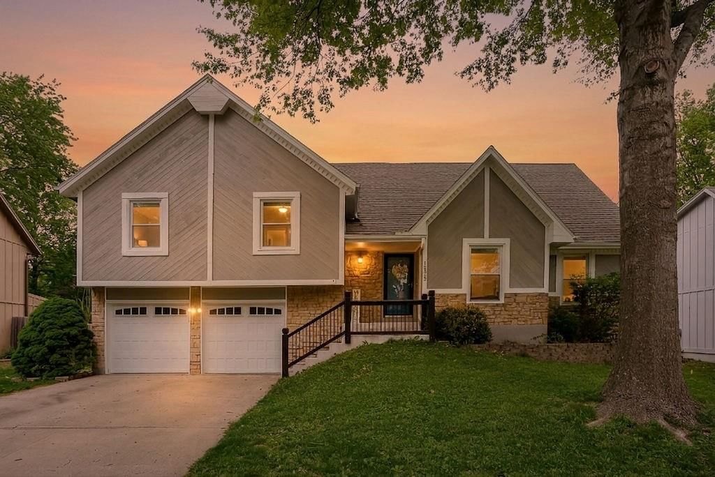 15363 Newton Drive — photo 26