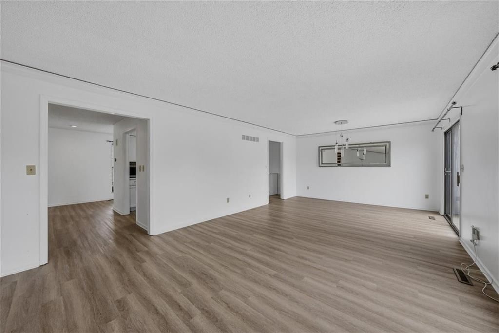 10236 Cedarbrooke Lane — photo 8