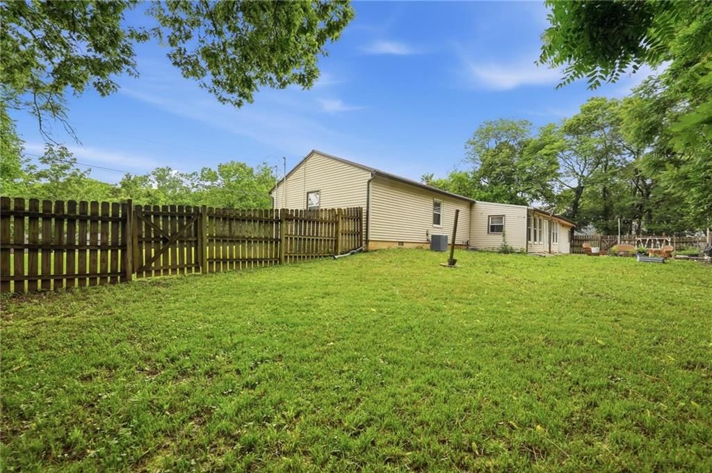 7305 James A Reed Road — photo 37