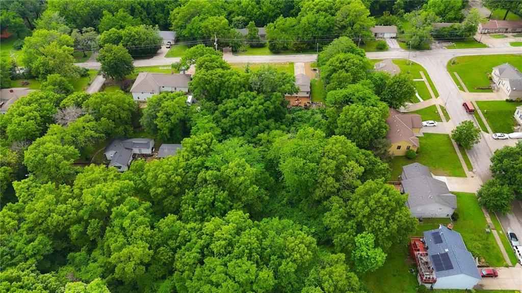 7305 James A Reed Road — photo 39