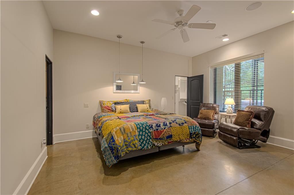 8700 Meadow Lane — photo 30