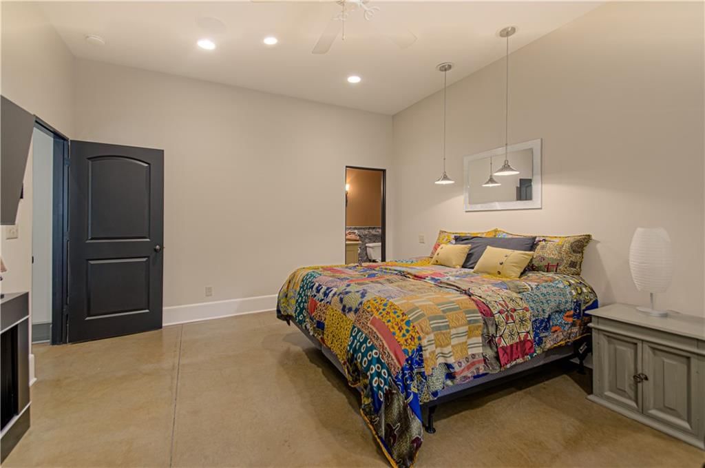 8700 Meadow Lane — photo 31