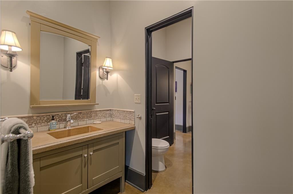 8700 Meadow Lane — photo 38