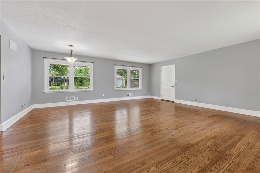 203 S Titus Avenue — photo 2