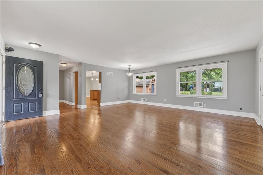 203 S Titus Avenue — photo 3