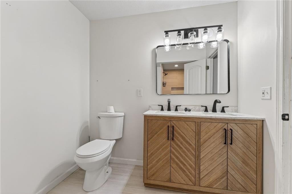203 S Titus Avenue — photo 15