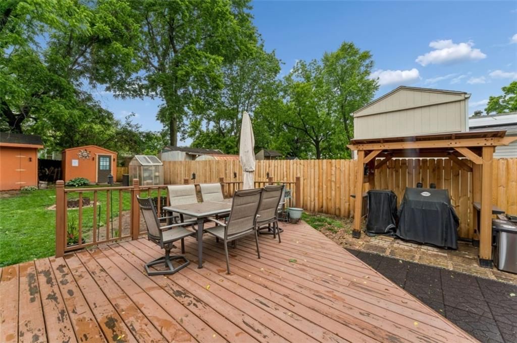 1102 S Leslie Avenue — photo 32