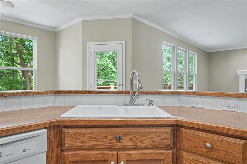 6340 Millridge Street — photo 9