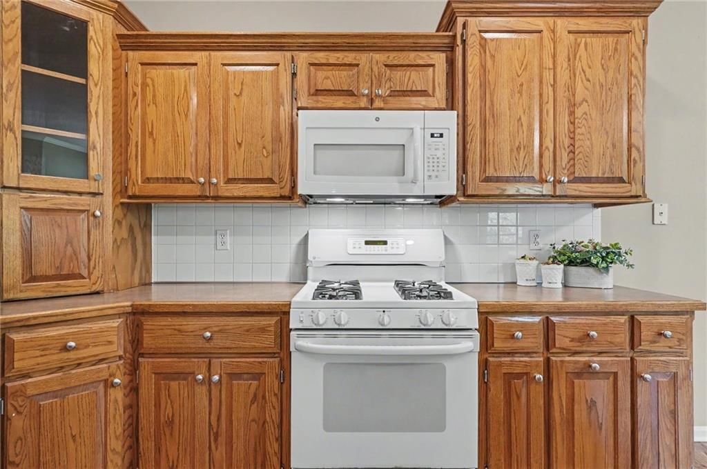 6340 Millridge Street — photo 10
