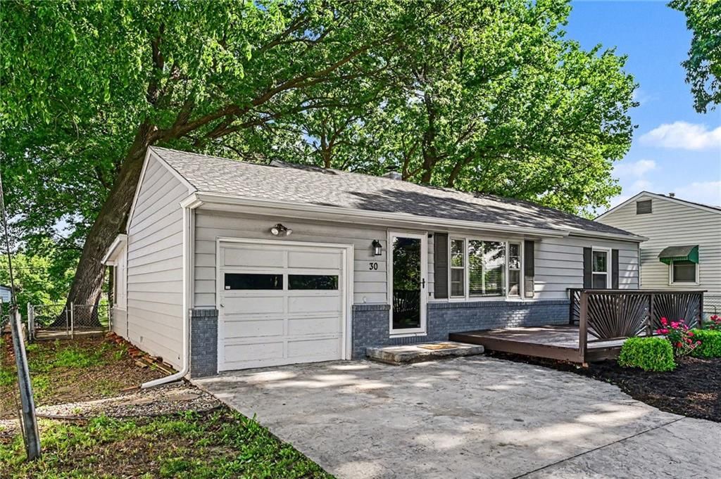 30 S Village Drive — photo 3