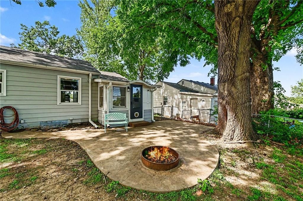 30 S Village Drive — photo 23