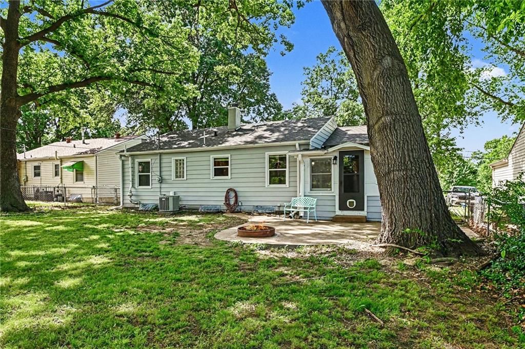 30 S Village Drive — photo 24