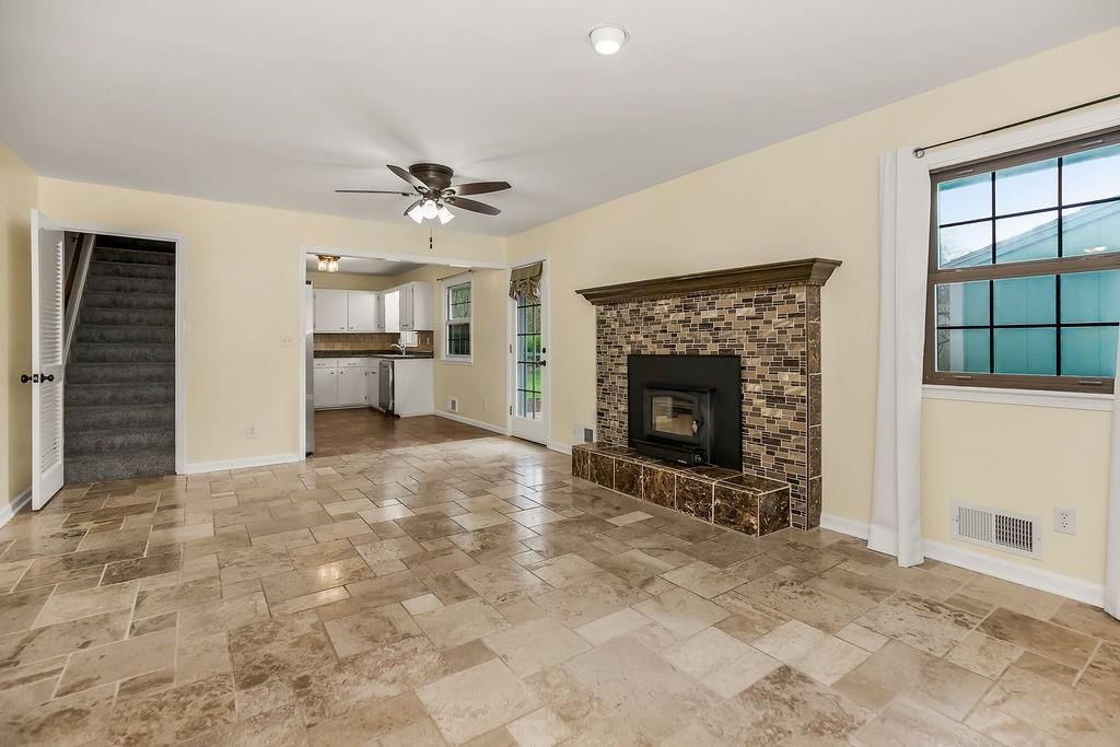 319 SE Ridgeview Drive — photo 8