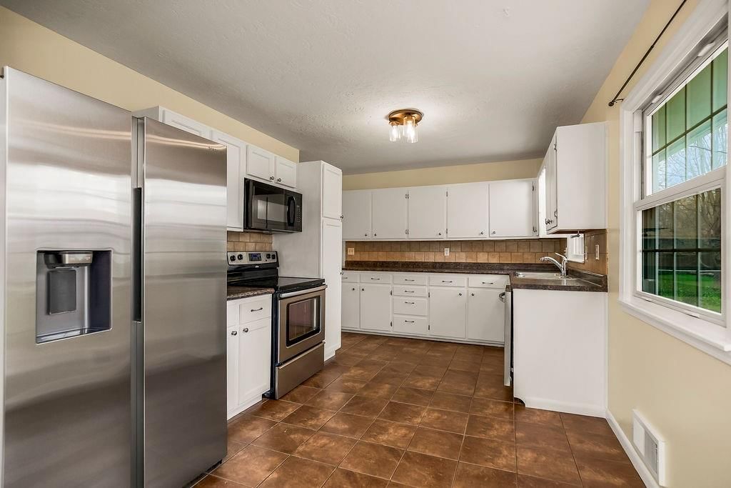 319 SE Ridgeview Drive — photo 10