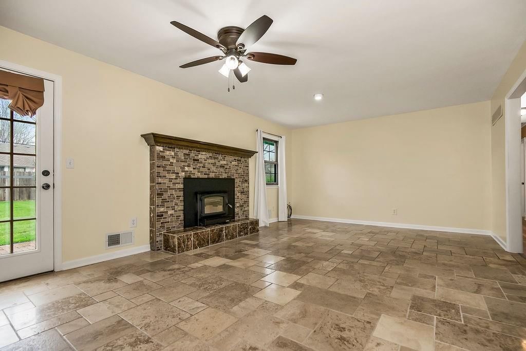 319 SE Ridgeview Drive — photo 24