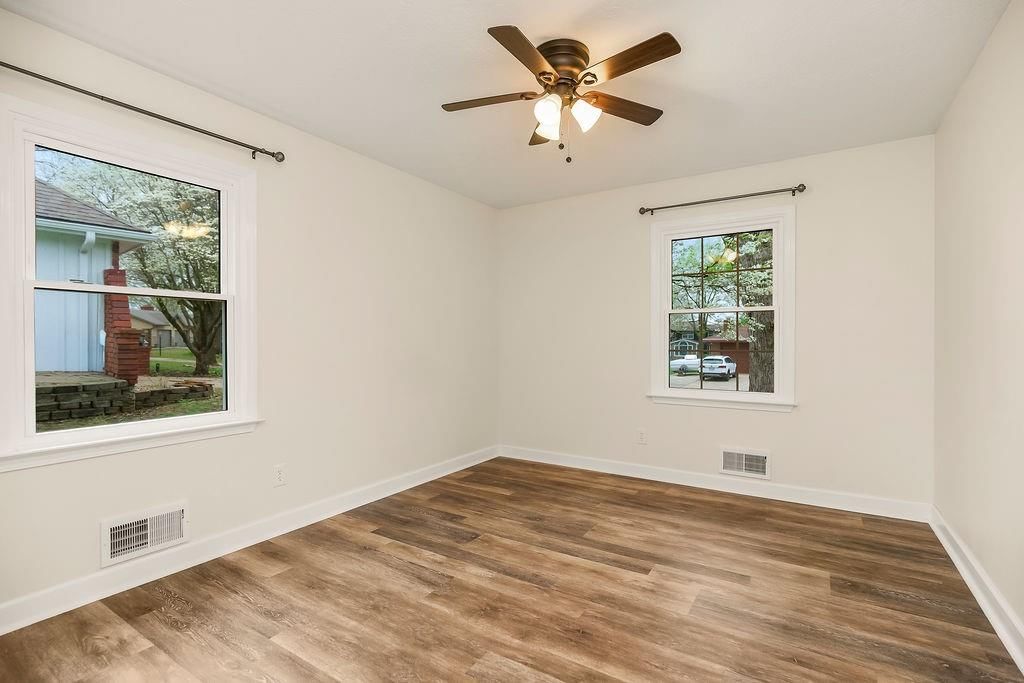 319 SE Ridgeview Drive — photo 29