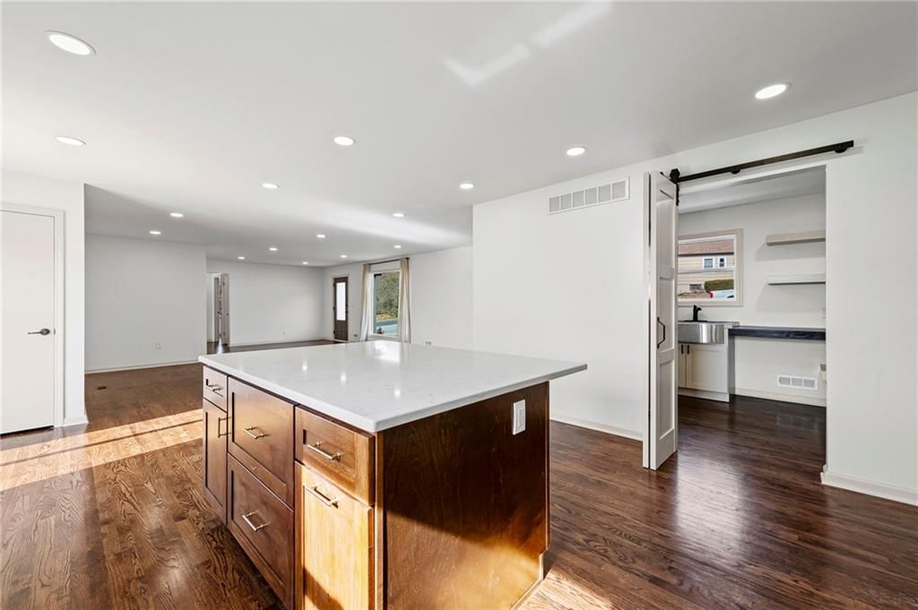 1309 W 100TH Terrace — photo 3
