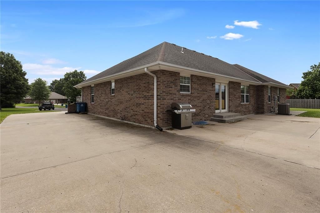 700 Mount Hope Circle — photo 33