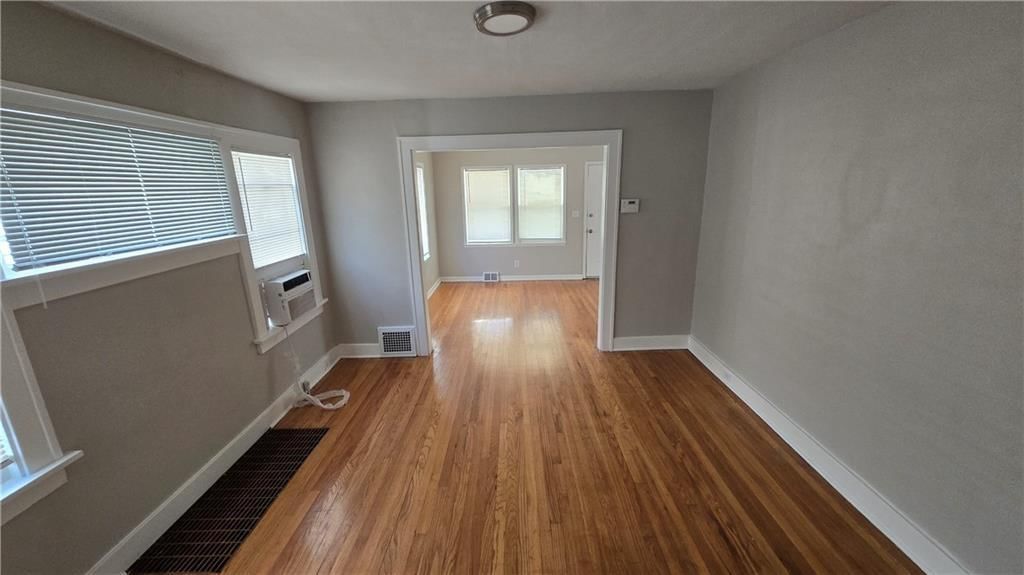 402 Van Brunt Boulevard — photo 4