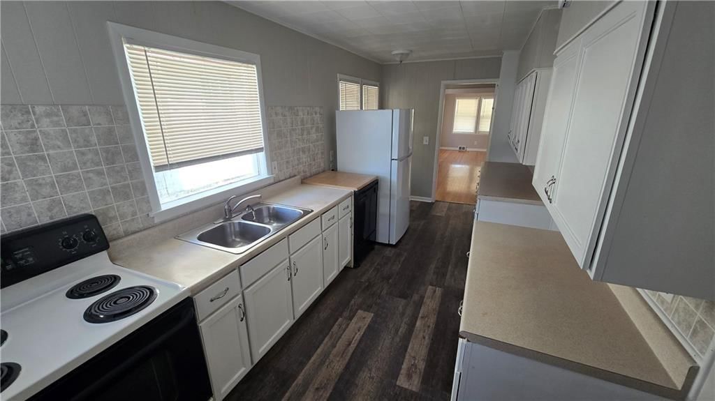 402 Van Brunt Boulevard — photo 5
