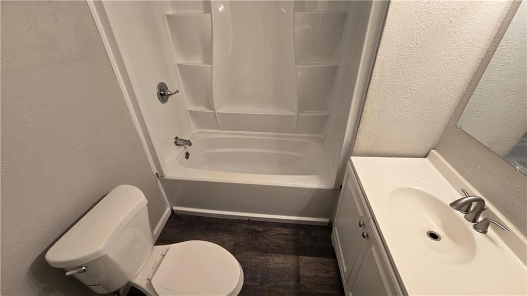 402 Van Brunt Boulevard — photo 10