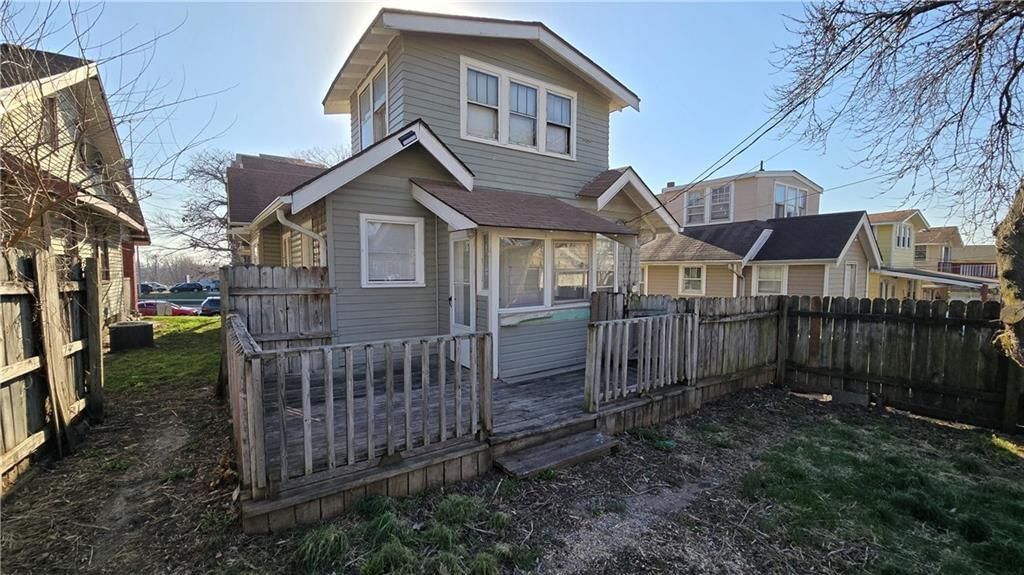 402 Van Brunt Boulevard — photo 19