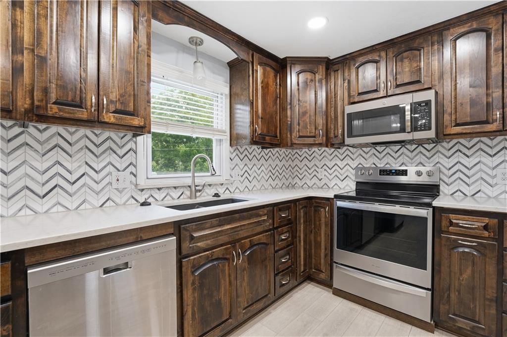 15132 S Locust Street — photo 9