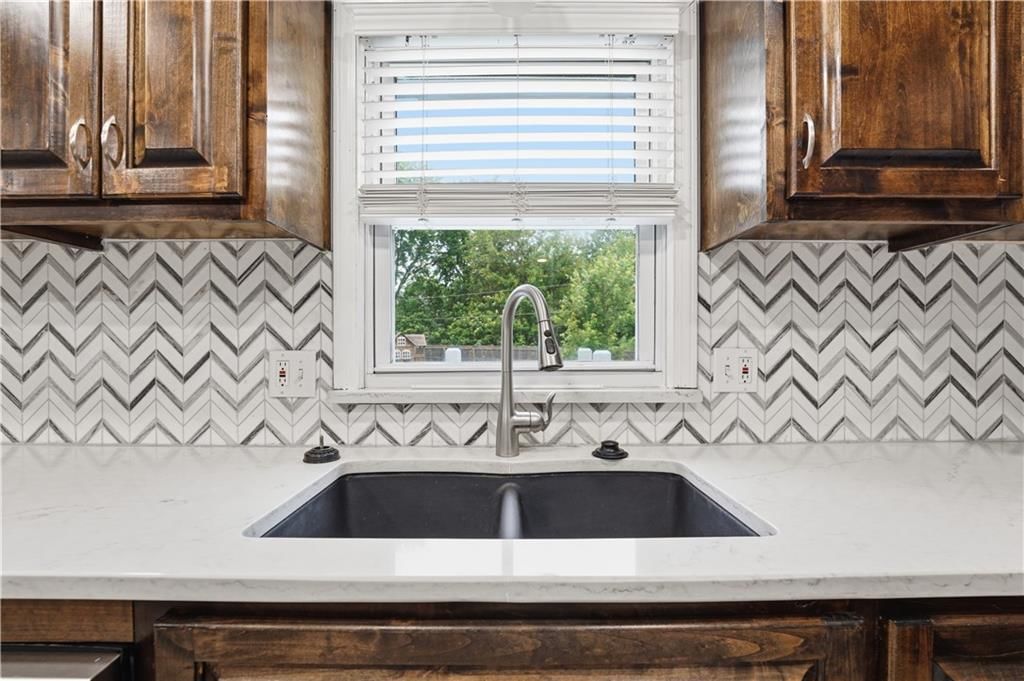 15132 S Locust Street — photo 10