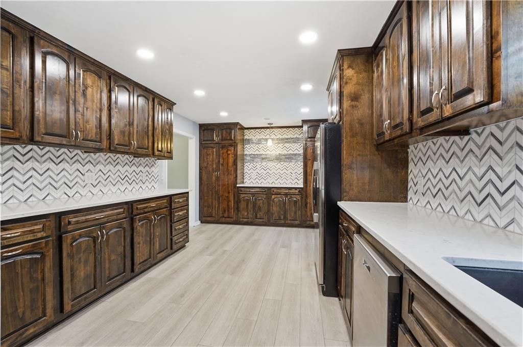 15132 S Locust Street — photo 11