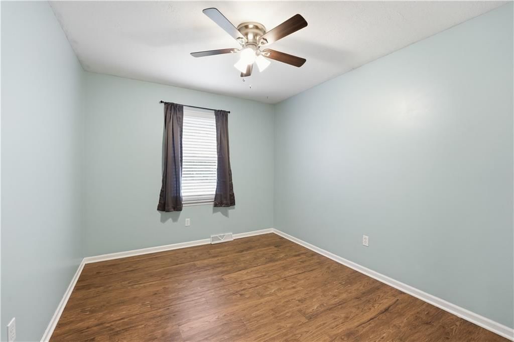 15132 S Locust Street — photo 20