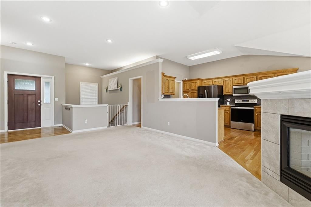 113 N Cedar Hills Street — photo 4