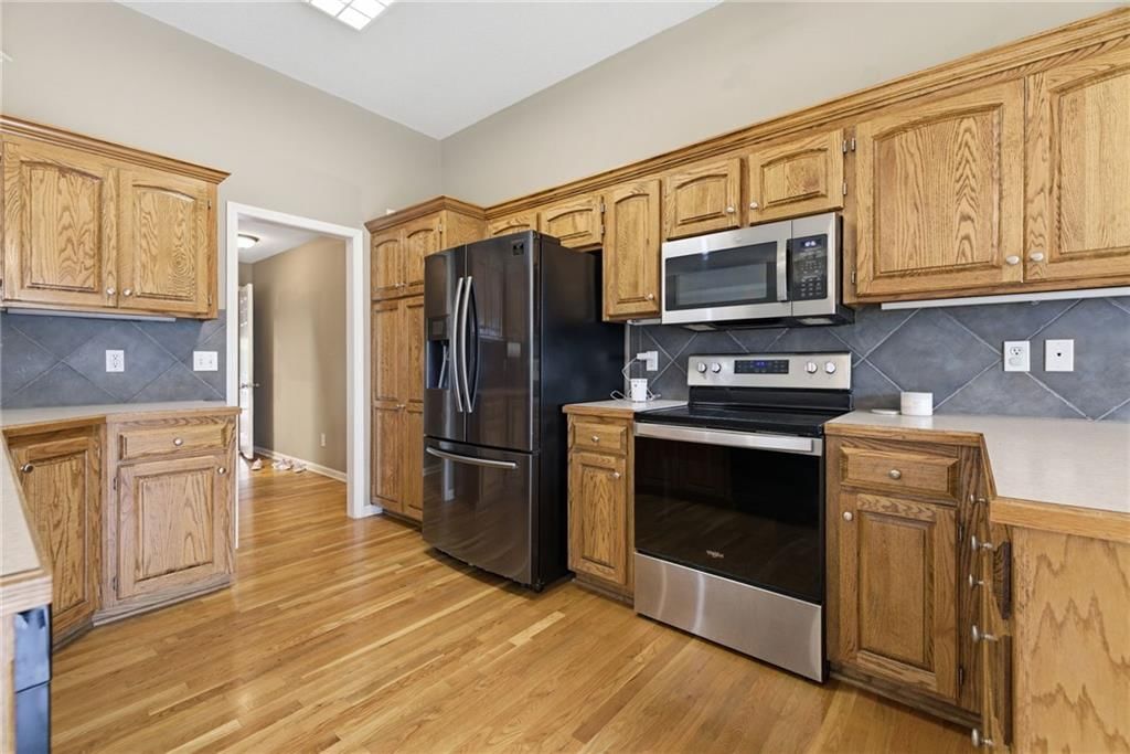 113 N Cedar Hills Street — photo 10
