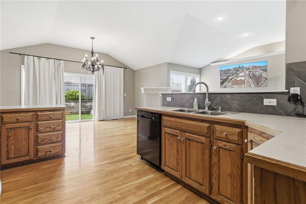 113 N Cedar Hills Street — photo 12