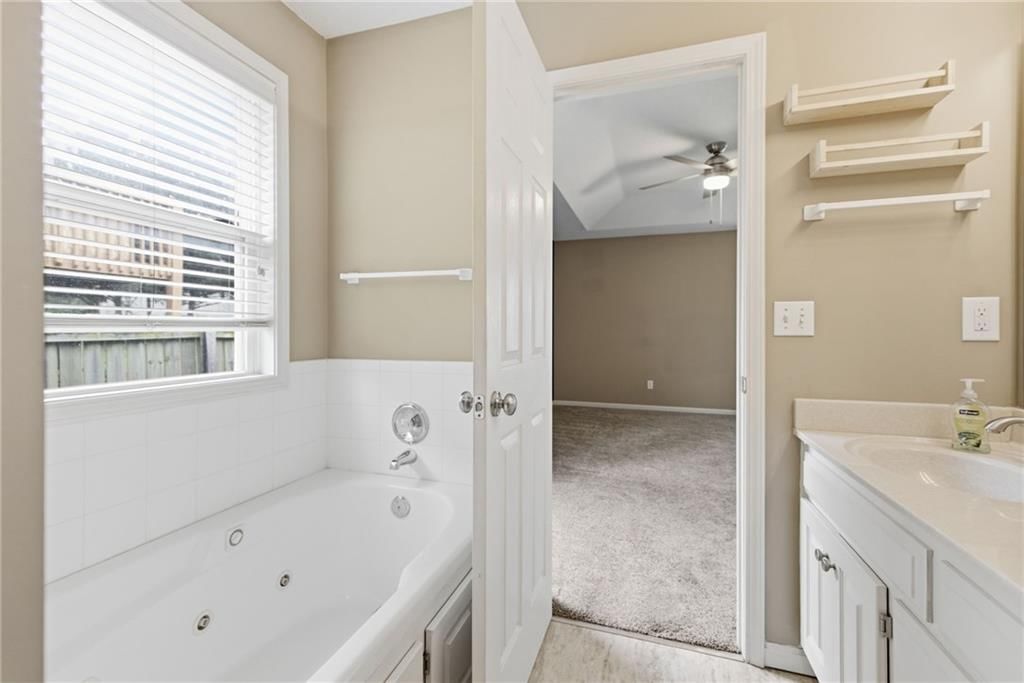 113 N Cedar Hills Street — photo 17