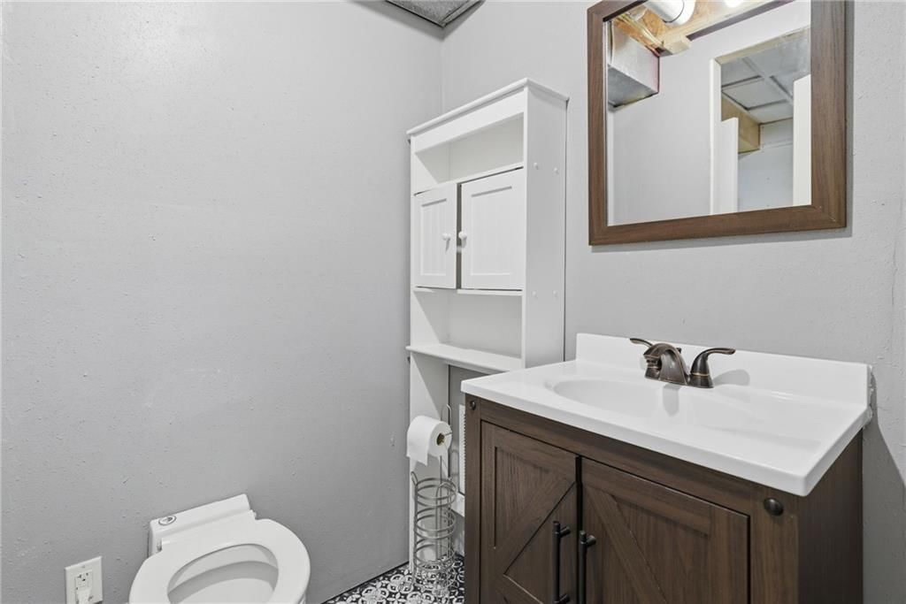 113 N Cedar Hills Street — photo 35