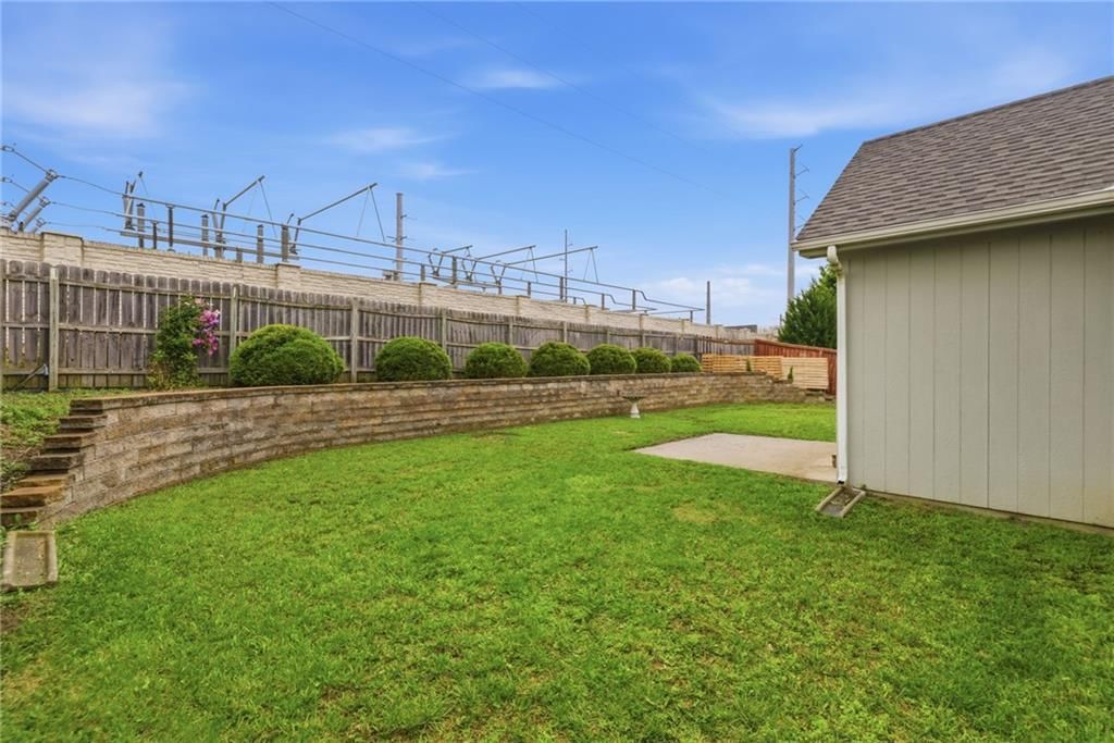 113 N Cedar Hills Street — photo 43