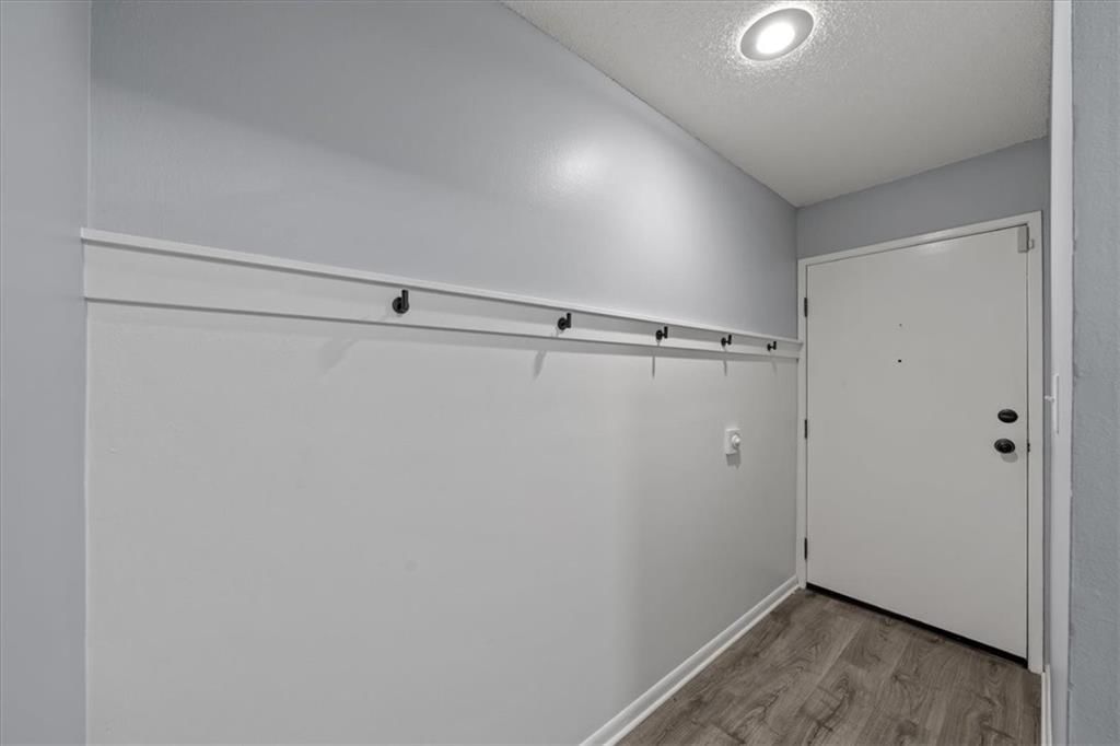 10104 W 96th Street — photo 3