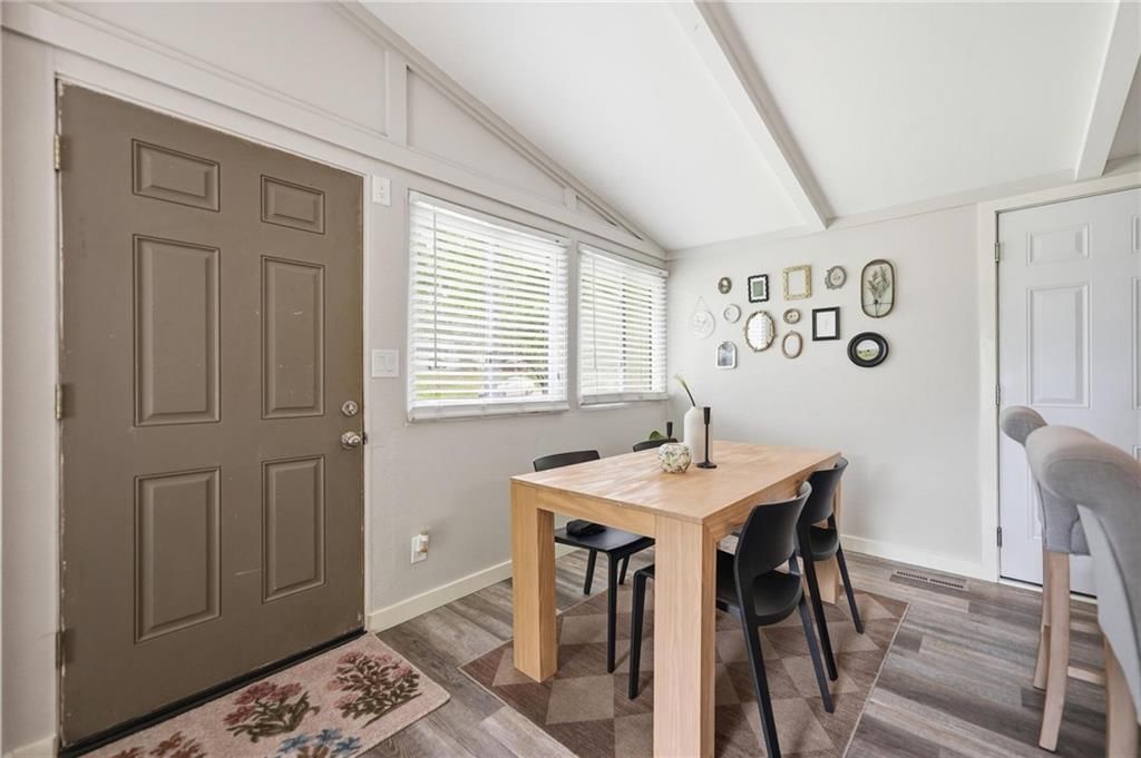 5706 N WOODLAND Avenue — photo 3